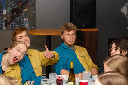 Bild från "Grøtzittning"