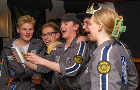 Bild från "Grøtzittning"