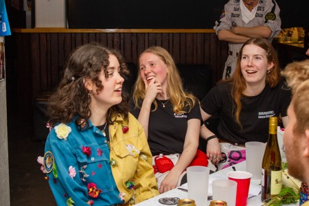 Bild från "Grøtzittning"