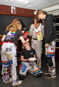 Bild från "Grøtzittning"