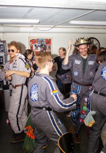 Bild från "Grøtzittning"