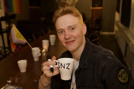 Bild från "Måla och skåla"