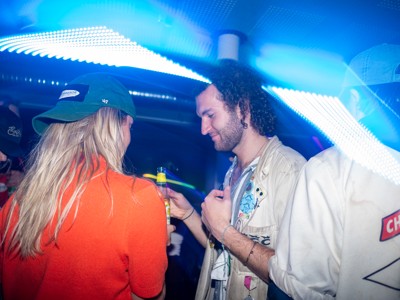 Bild från "TidsrEZan efterzläpp"