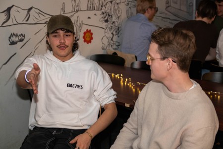 Bild från "Flower-Power Pub"