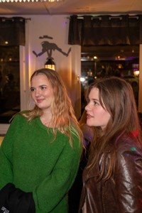 Bild från "Flower-Power Pub"