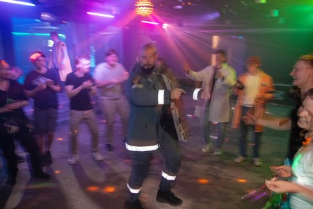 Bild från "TidsrEZan efterzläpp"