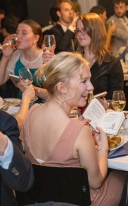 Bild från "Zångbokzzittning"