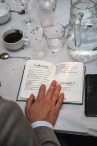 Bild från "Zångbokzzittning"