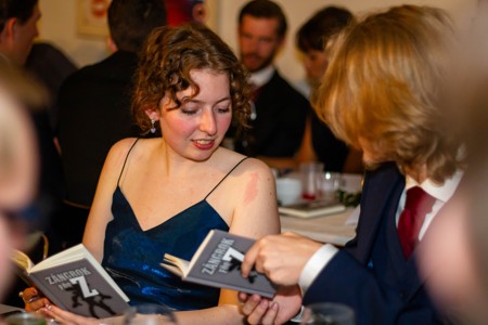 Bild från "Zångbokzzittning"